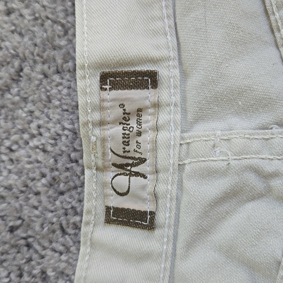 Vintage Wrangler for Women Cream Shorts - Picture 3 of 5